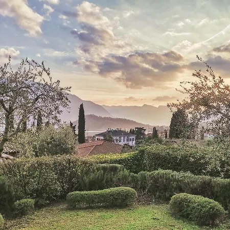 Del Grillo Parlante Villa *